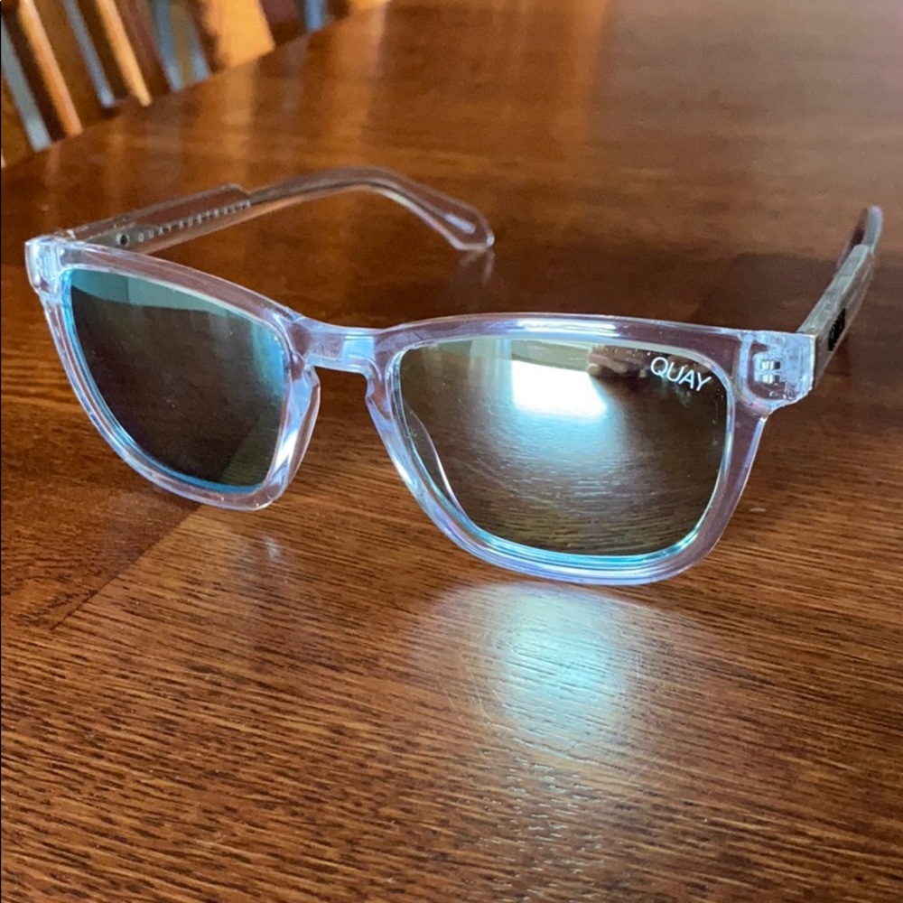 Never worn Quay clear sunglasses.